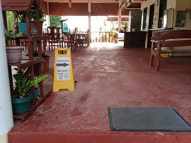 Bonita Oasis Beach Resort Moalboal Exterior photo