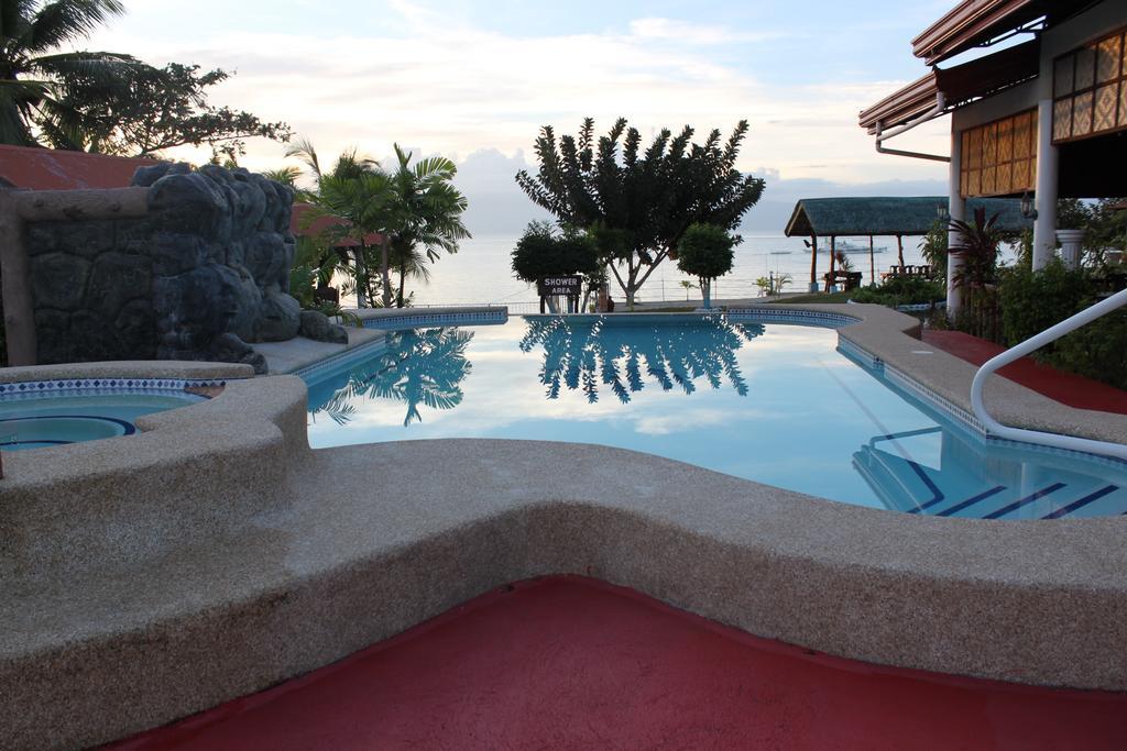 Bonita Oasis Beach Resort Moalboal Exterior photo