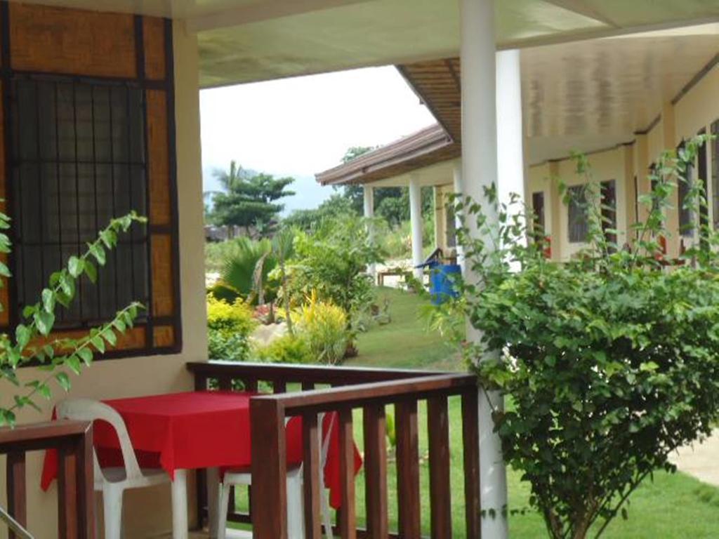 Bonita Oasis Beach Resort Moalboal Exterior photo